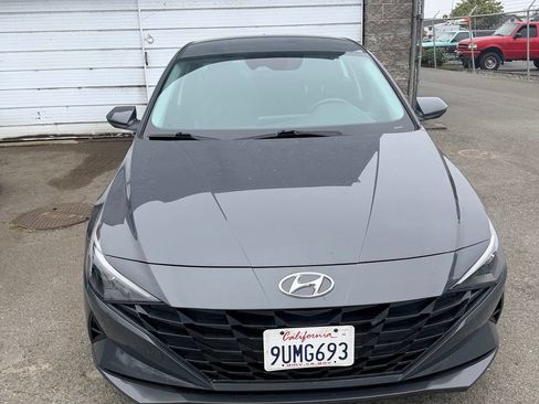 Used 2023 Hyundai Elantra SEL FWD image 5