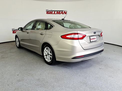 Used 2016 Ford Fusion SE w/ Equipment Group 202A FWD image 4