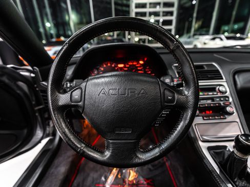 Used 2004 Acura NSX T image 10