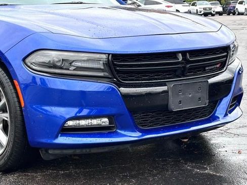 Used 2021 Dodge Charger SXT w/ Driver Convenience Group image 2