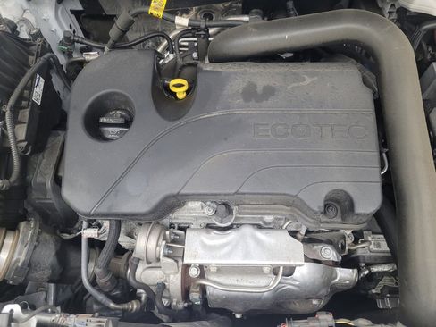 Used 2023 GMC Terrain AT4 image 30