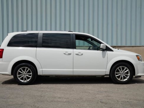Used 2019 Dodge Grand Caravan SXT FWD image 10