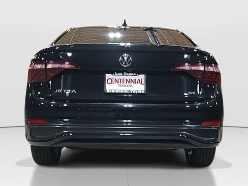 Used 2024 Volkswagen Jetta SE image 6