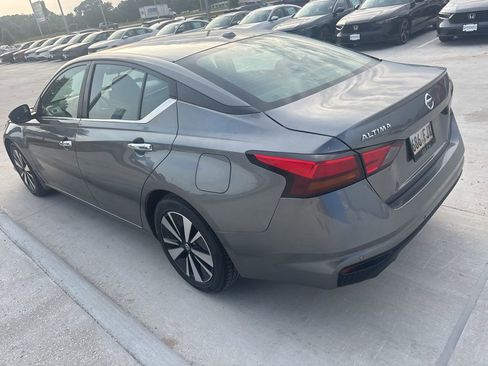 Used 2022 Nissan Altima 2.5 SV w/ SV Premium Package FWD image 5
