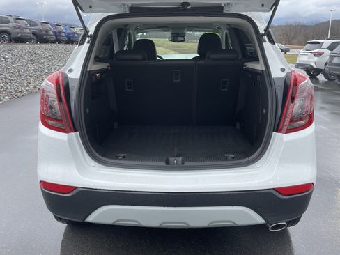 Used 2022 Buick Encore Preferred w/ Safety Package image 5