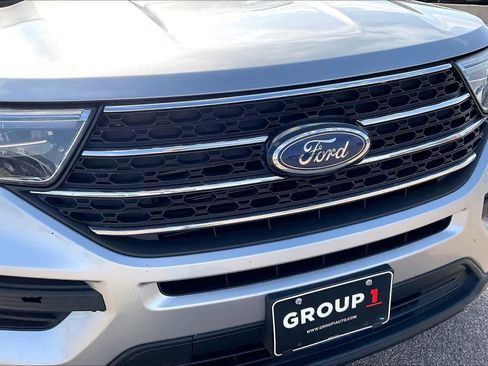 Used 2021 Ford Explorer XLT image 29