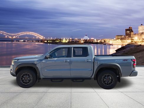 Used 2022 Nissan Frontier PRO-4X w/ Pro-4X Premium Package image 2