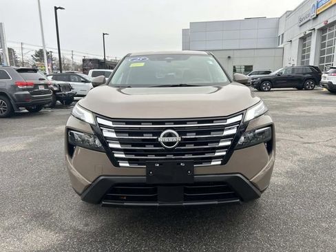 Used 2025 Nissan Rogue SV image 8