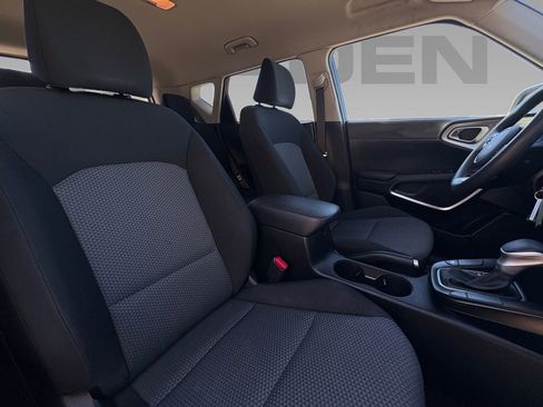 Used 2022 Kia Soul LX w/ Technology Package image 9