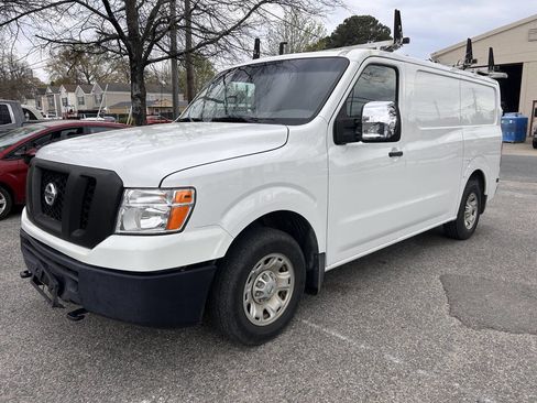 Used 2020 Nissan NV 2500 SV image 3