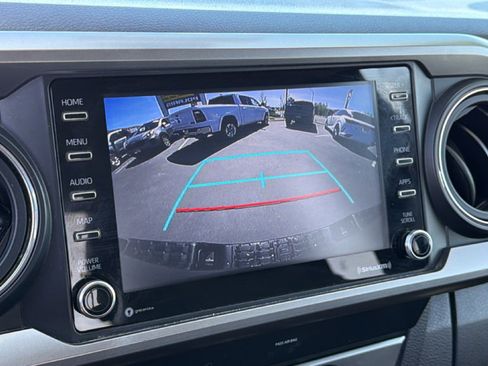 Used 2022 Toyota Tacoma SR5 w/ SR5 Appearance Package (SM) image 16