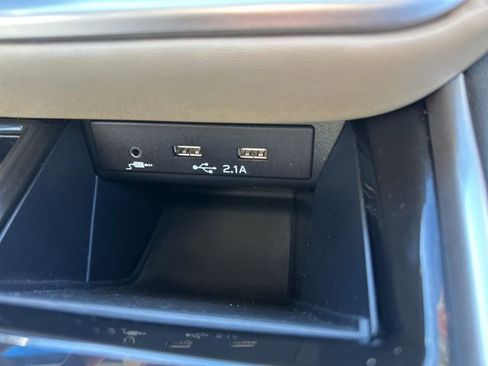 Used 2022 Subaru Outback Premium image 19