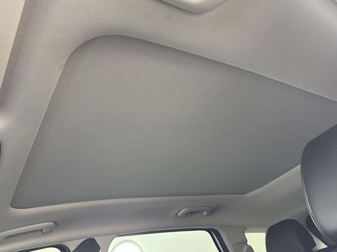 Used 2025 Kia Sportage SX image 35