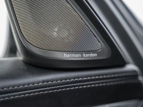 Used 2018 BMW 750i xDrive image 38