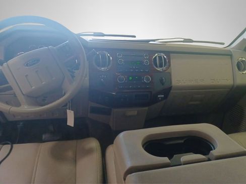 Used 2010 Ford F350 Lariat image 12