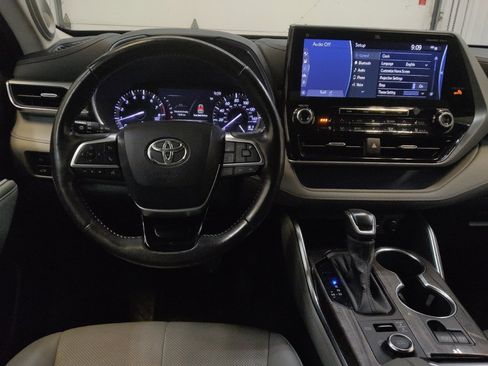 Used 2020 Toyota Highlander Platinum AWD/4WD image 22