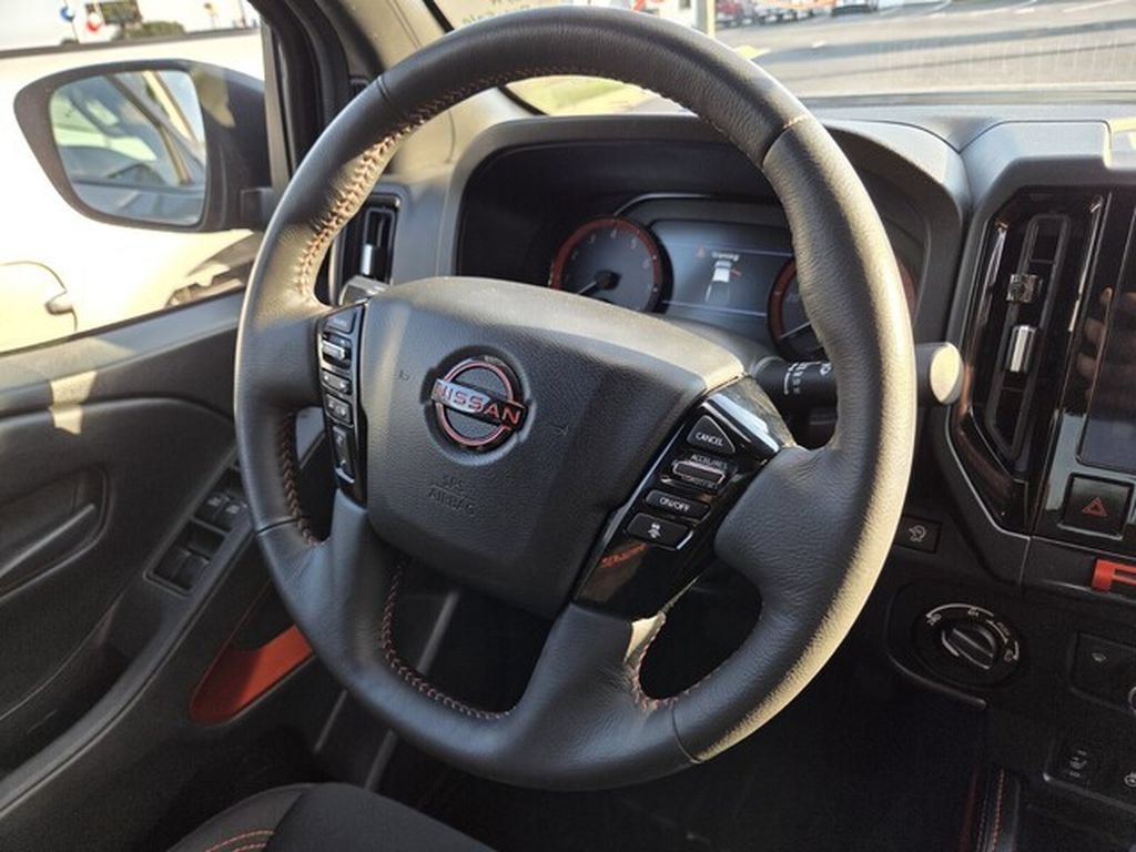 Used 2026 Nissan Frontier PRO-4X AWD/4WD image 8