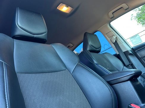 Used 2017 Toyota Corolla SE w/ Carpet Mat Package (TMS) image 16