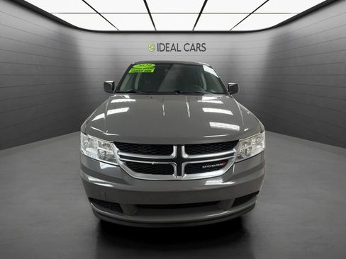 Used 2020 Dodge Journey SE FWD image 2