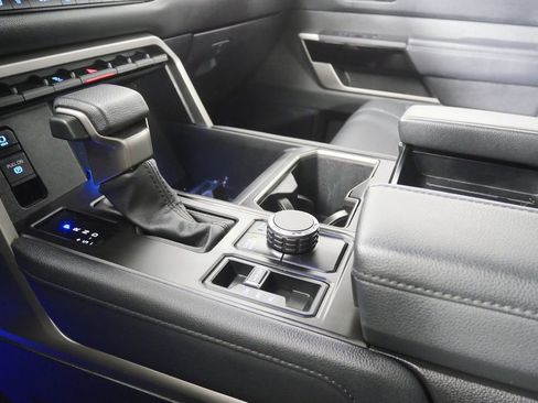 Used 2024 Toyota Tundra Limited image 28