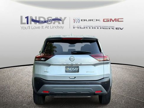 Used 2023 Nissan Rogue SV AWD/4WD image 3
