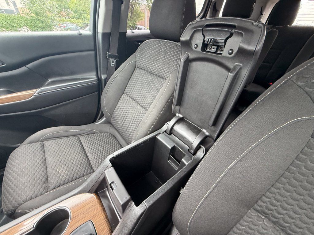 Used 2018 GMC Acadia SLE FWD image 26