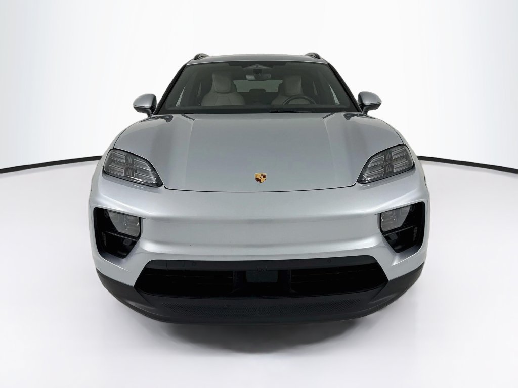 Certified 2025 Porsche Macan Electric RWD image 10