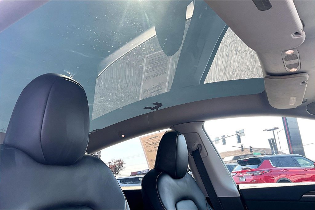Used 2023 Tesla Model Y Long Range AWD/4WD image 22