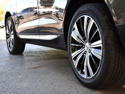 Used 2022 Volvo XC60 B5 Inscription w/ Protection Package Premier image 9