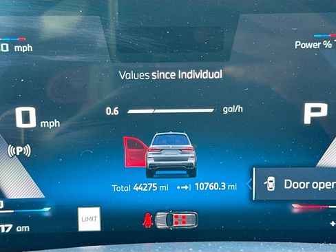 Used 2025 BMW X7 M60i AWD/4WD image 12