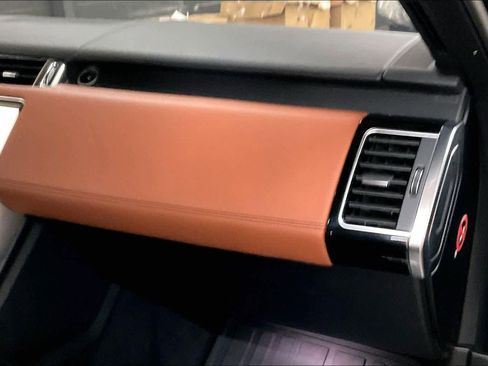 Used 2017 Land Rover Range Rover Sport HSE Dynamic image 18