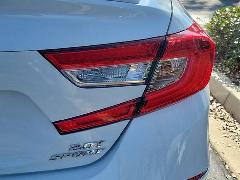 Used 2019 Honda Accord Sport image 12
