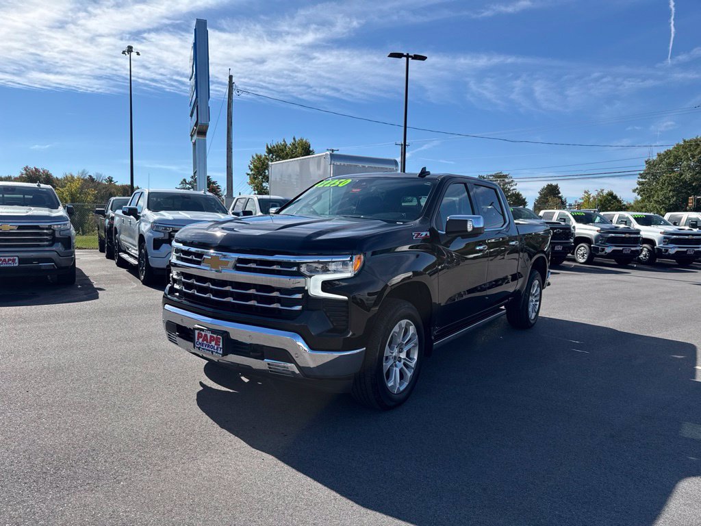 Used 2022 Chevrolet Silverado 1500 LTZ w/ LTZ Premium Package AWD/4WD image 11