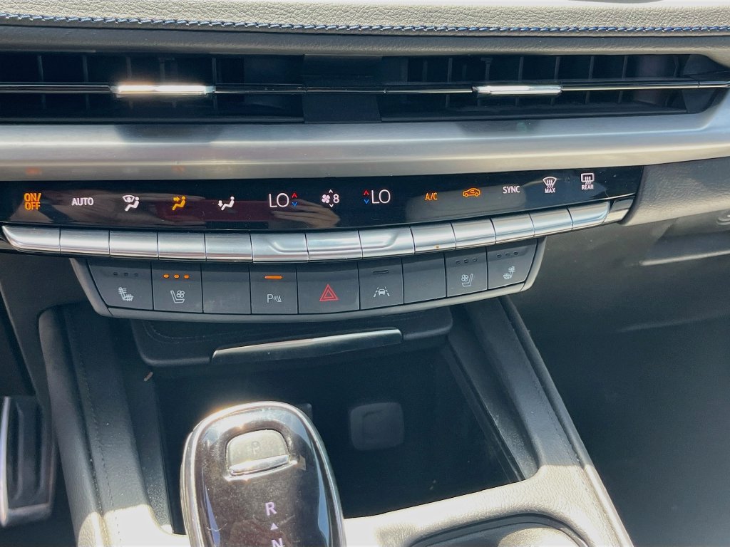 Used 2024 Cadillac XT4 Sport FWD image 16