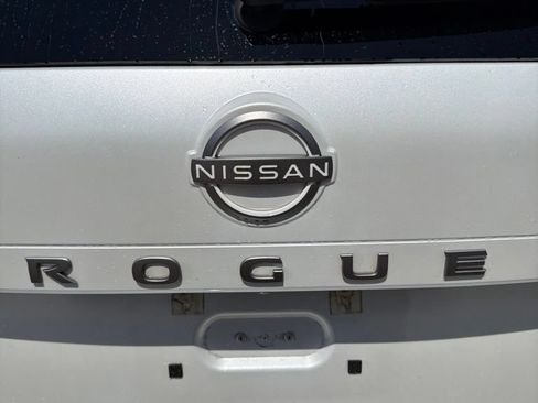 Used 2025 Nissan Rogue SV AWD/4WD image 20