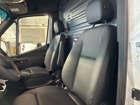 New 2025 Mercedes-Benz Sprinter 2500 image 10