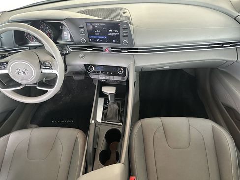 Used 2021 Hyundai Elantra SEL image 17