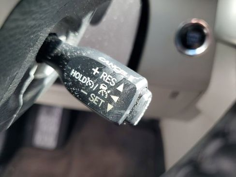 Used 2019 Toyota Highlander XLE image 22