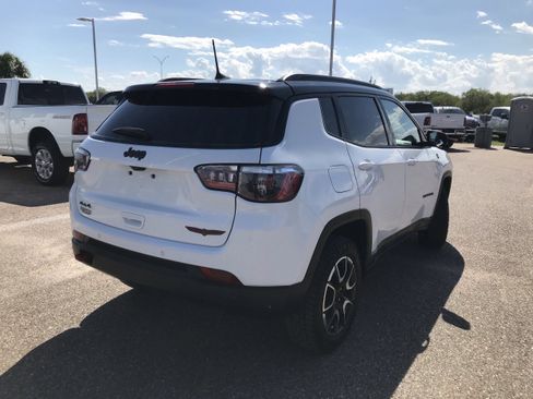 Used 2024 Jeep Compass Trailhawk image 7