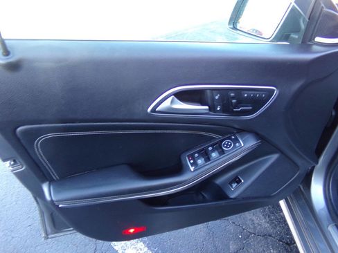 Used 2014 Mercedes-Benz CLA 250 image 16