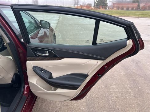 Used 2018 Nissan Maxima Platinum image 19