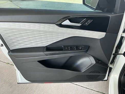 Used 2023 Volkswagen Taos S w/ Driver Assistance Package image 16