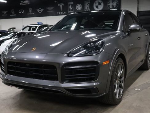 Used 2021 Porsche Cayenne GTS image 1