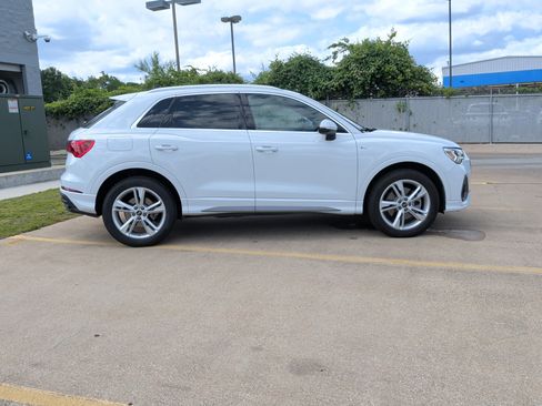 Certified 2023 Audi Q3 2.0T Premium w/ Convenience Package AWD/4WD image 11