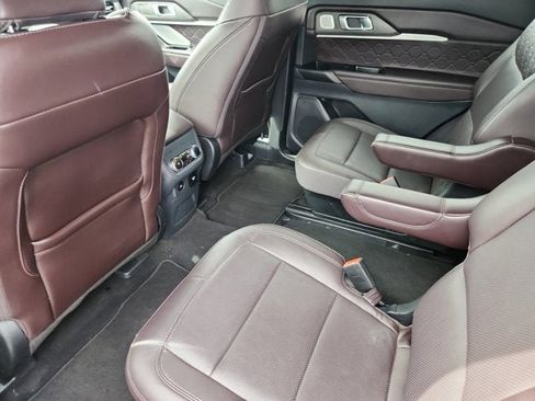 Used 2025 Ford Explorer Platinum w/ LUX Leather Package AWD/4WD image 13