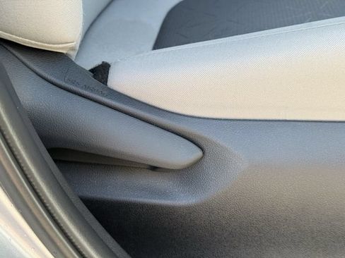 Used 2025 Toyota RAV4 XLE FWD image 30