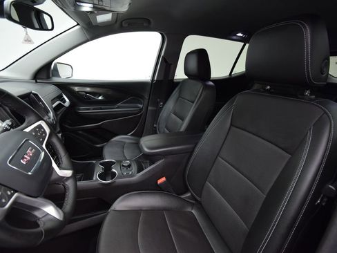 Used 2024 GMC Terrain SLT image 17