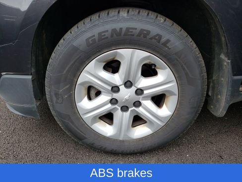 Used 2013 Chevrolet Traverse LS image 26