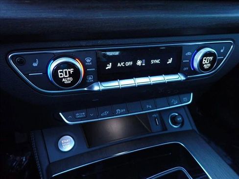 Used 2025 Audi Q5 e Premium Plus w/ Premium Plus Package image 23