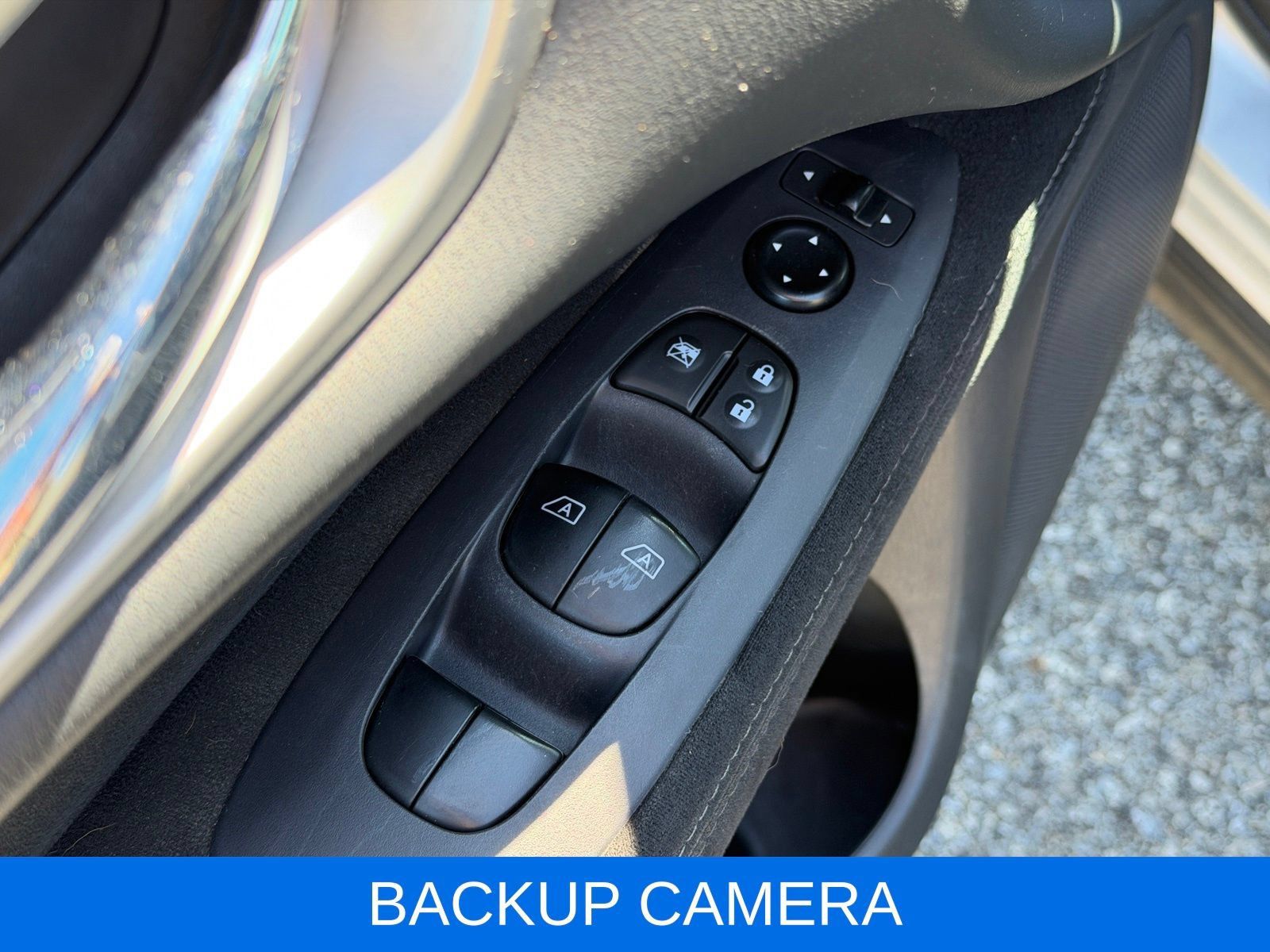 Used 2016 Nissan Pathfinder SV AWD/4WD image 13
